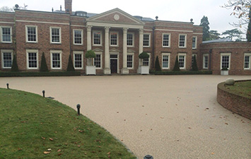 statley-home-driveway-1